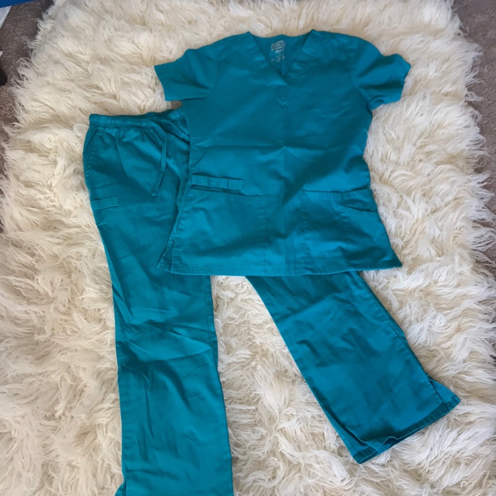 Cherokee Scrub set